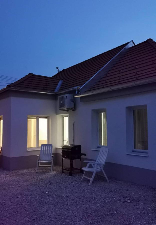 Tifani Apartman Keszthely Exterior photo